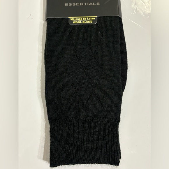 NWT Bundle of 2 pairs of Socks ( SockSmith and Key Essentials)  Size 10-13 - Picture 5 of 9